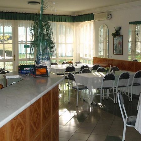 Hotel Golf Etterem Es Panzio Kaposvár Zewnętrze zdjęcie
