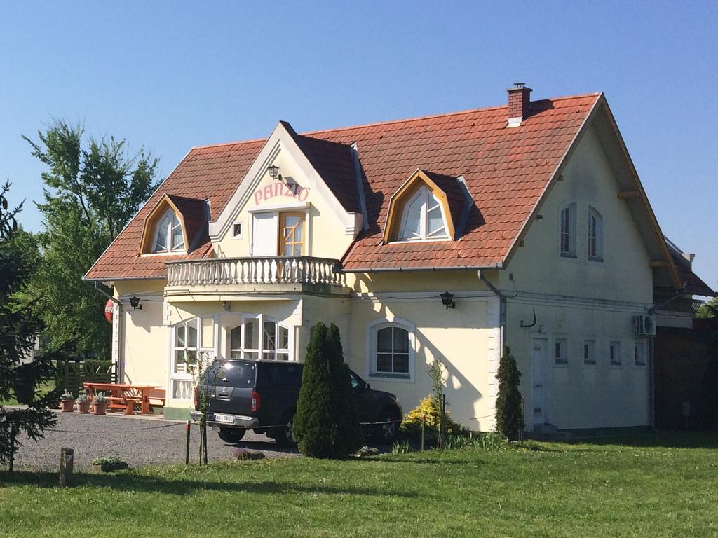 Hotel Golf Etterem Es Panzio Kaposvár Zewnętrze zdjęcie