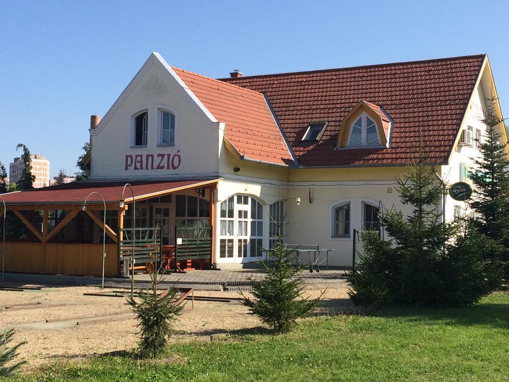 Hotel Golf Etterem Es Panzio Kaposvár Zewnętrze zdjęcie